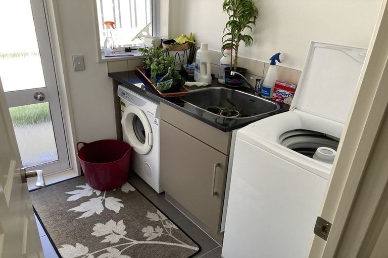 Photo of property in 53 Strowan Road, Strowan, Christchurch, 8052