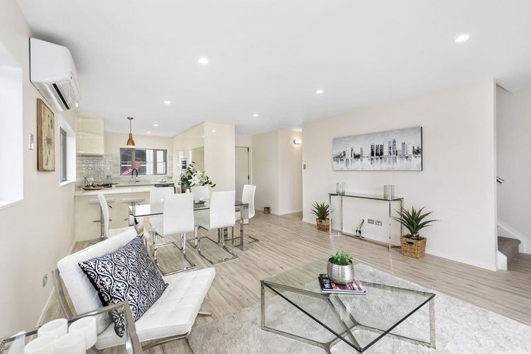 Photo of property in 30a Dolbear Street, Titirangi, Auckland, 0604