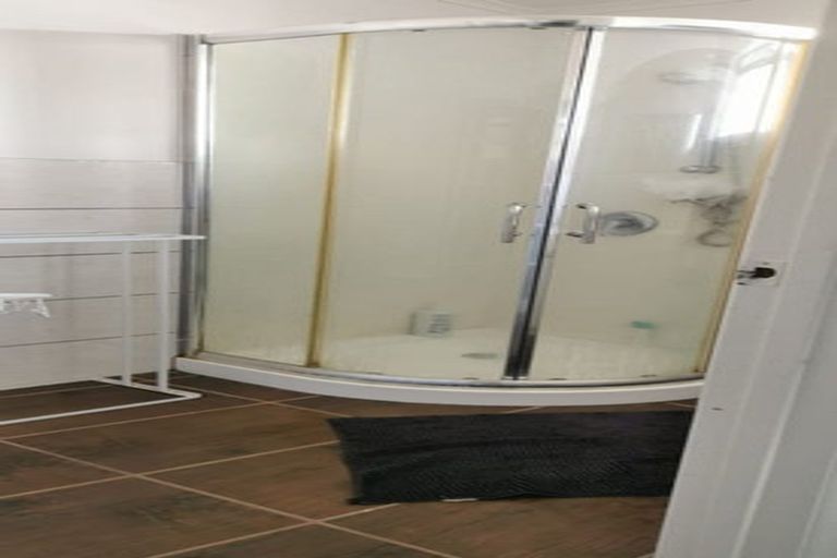 Photo of property in 10 Wattle Street, New Lynn, Auckland, 0600