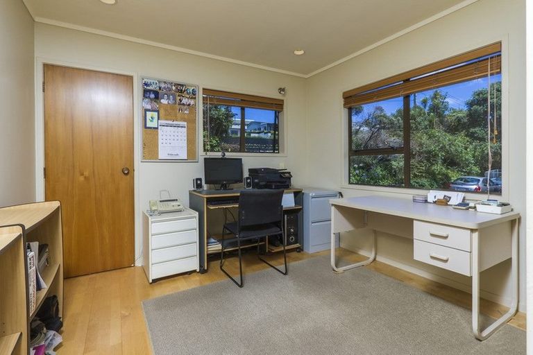 Photo of property in 1/59 Churchill Road, Murrays Bay, Auckland, 0630