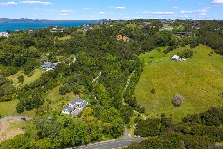 Photo of property in 26 Brick Bay Drive, Sandspit, Warkworth, 0982
