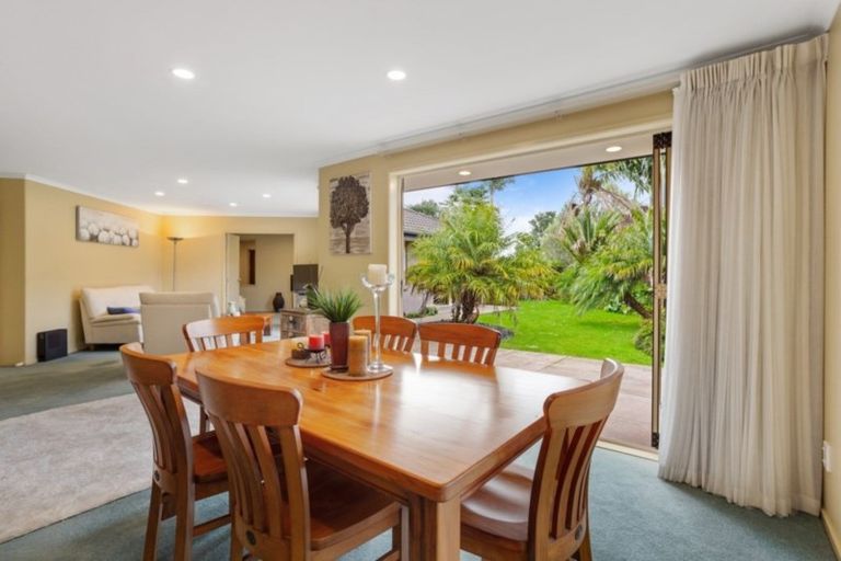 Photo of property in 35 Admirals Court Drive, Greenhithe, Auckland, 0632