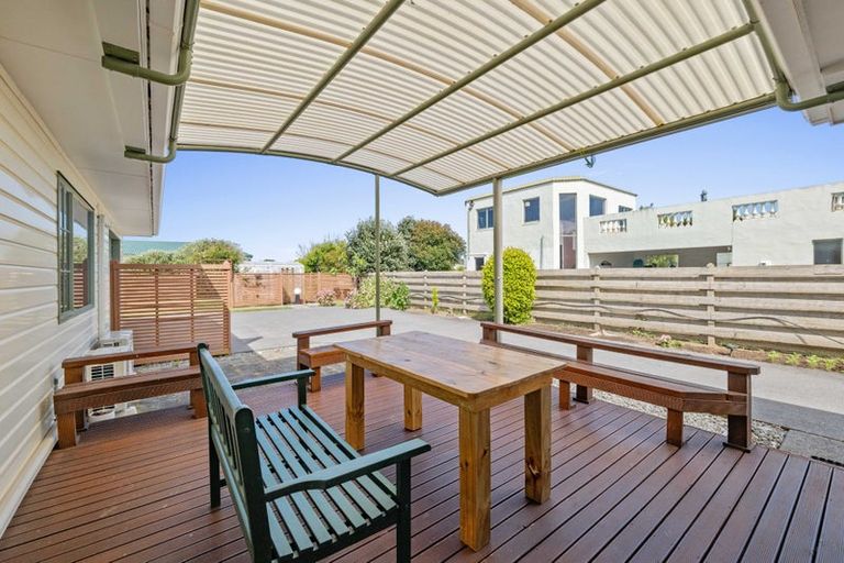 Photo of property in 8 Beech Place, Hawera, 4610