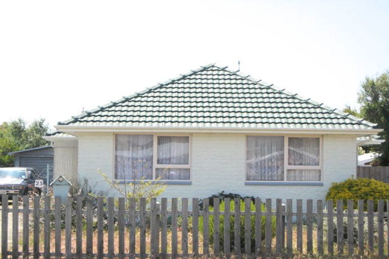 Photo of property in 25 Woodlands Place, Aranui, Christchurch, 8061