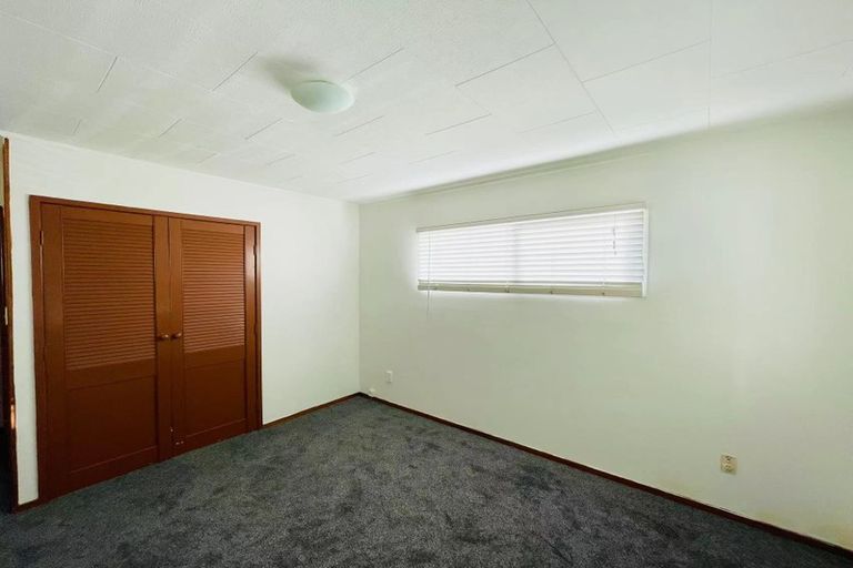 Photo of property in 72 Kaipatiki Road, Glenfield, Auckland, 0629