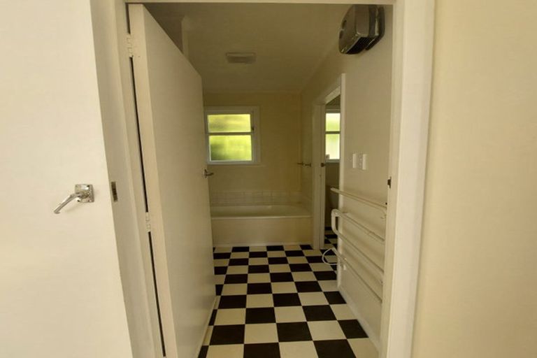 Photo of property in 85a Seatoun Heights Road, Seatoun, Wellington, 6022