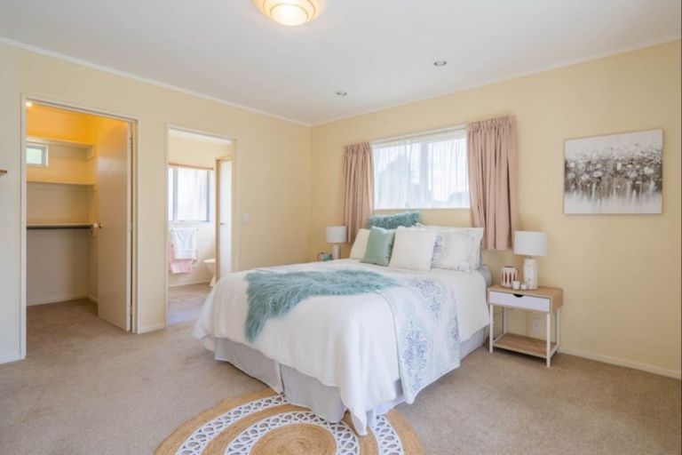 Photo of property in 137 Langdale Avenue, Paraparaumu, 5032