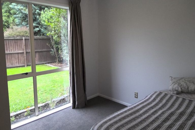 Photo of property in 8 Riegler Place, Belfast, Christchurch, 8051