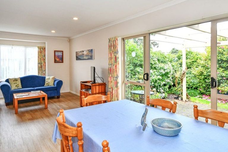 Photo of property in 46 Blackwood Drive, Wattle Downs, Auckland, 2103