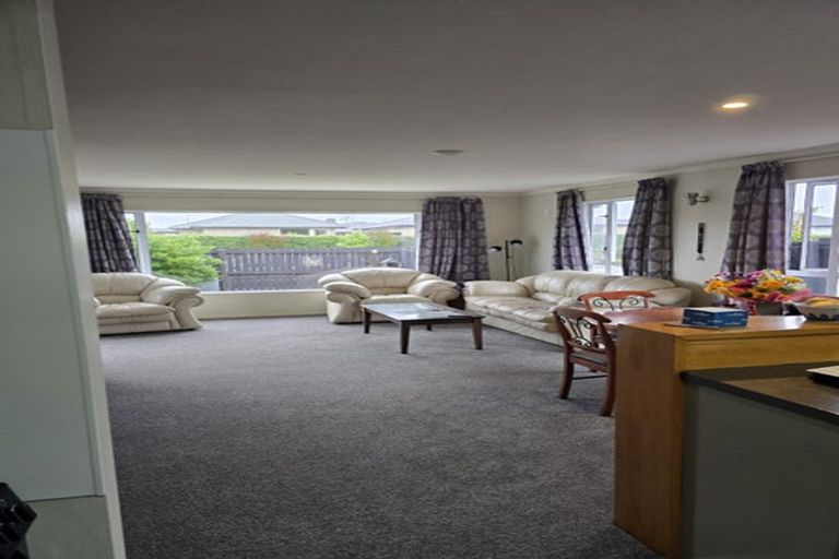Photo of property in 22 Amberley Beach Road, Amberley, 7410