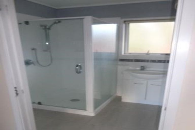 Photo of property in 17 Hassan Drive, Massey, Auckland, 0614