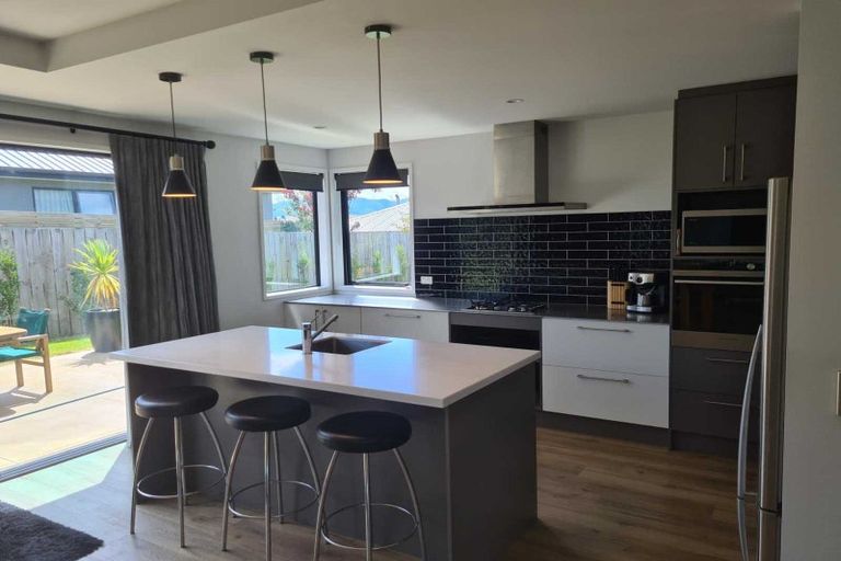 Photo of property in 10 Rua Street, Albert Town, Wanaka, 9305