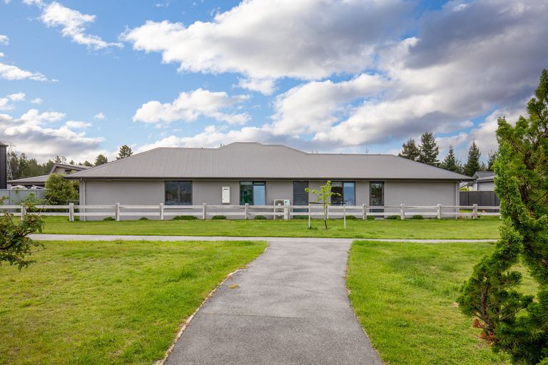 Photo of property in 68 Larch Crescent, Alexandra, 9320