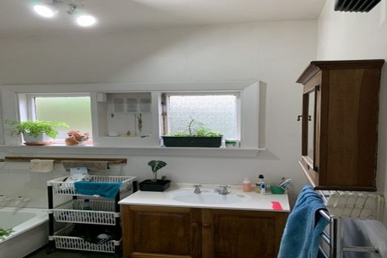 Photo of property in 96 Clyde Road, Ilam, Christchurch, 8041