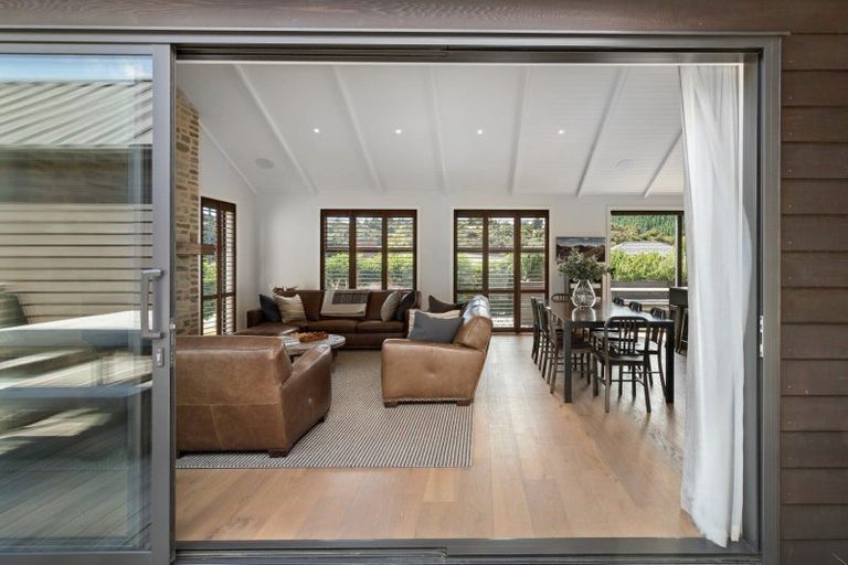 Photo of property in 2 Avalanche Place, Wanaka, 9305