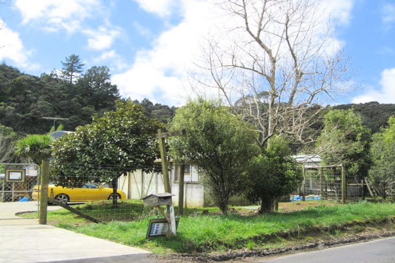 Photo of property in 117 Te Henga Road, Waitakere, Henderson, 0781