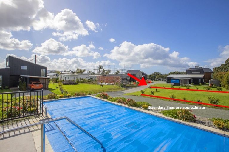 Photo of property in 10 Citrus Place, Mangawhai, 0505