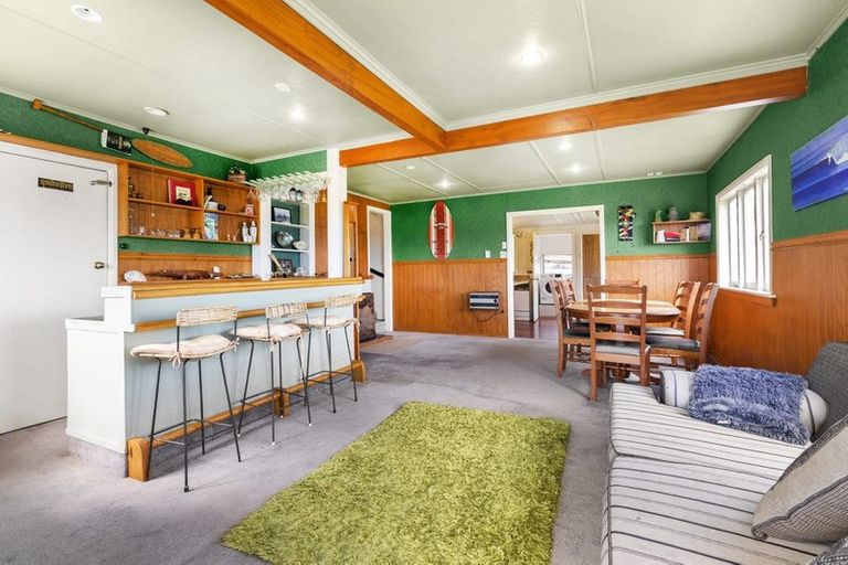 Photo of property in 7 Government Road, Raglan, 3225