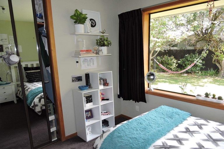 Photo of property in 22 Liverton Crescent, Bishopdale, Christchurch, 8053