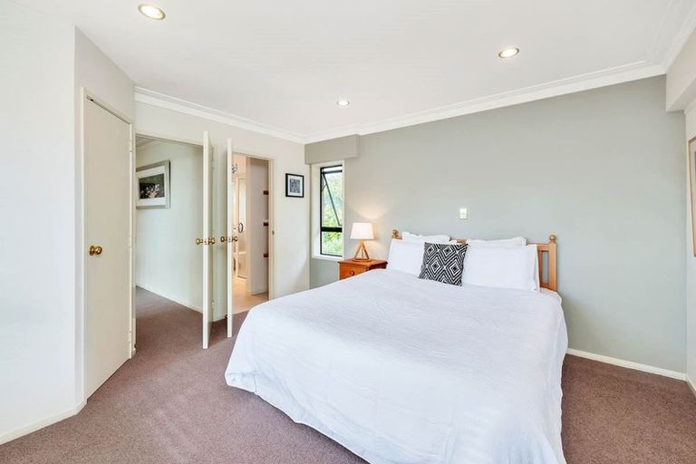 Photo of property in 2/19a Seaview Road, Castor Bay, Auckland, 0620