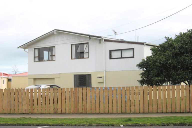 Photo of property in 104a Lowe Avenue, Thames, 3500