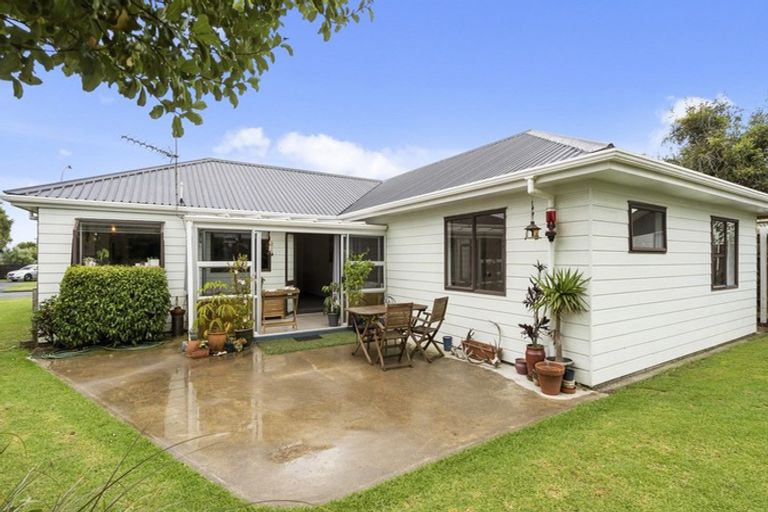Photo of property in 6 Dillon Drive, Bell Block, New Plymouth, 4312