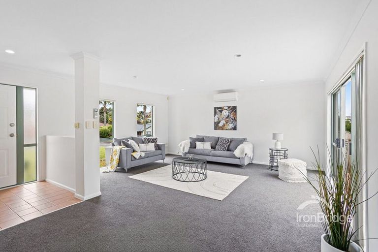 Photo of property in 22 San Pedro Place, Henderson, Auckland, 0612