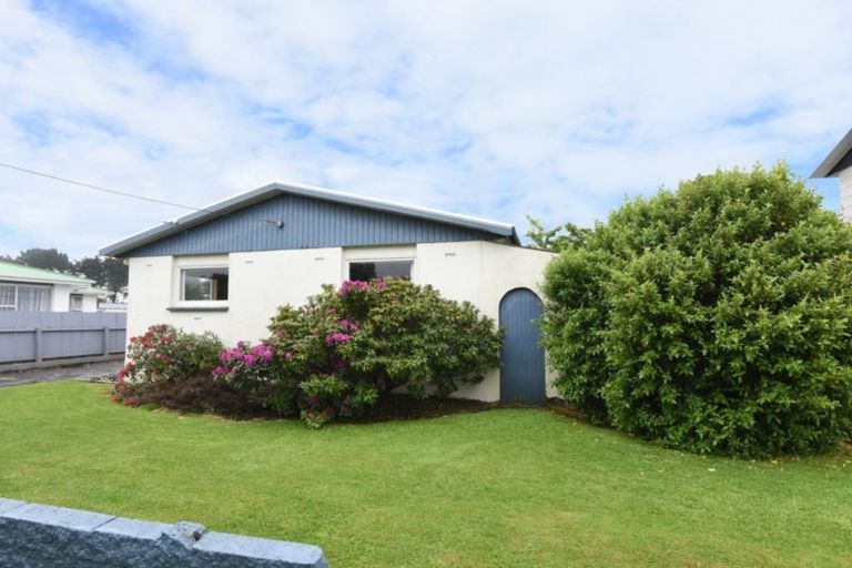 Photo of property in 21 Ballantrae Street, Wallacetown, 9816