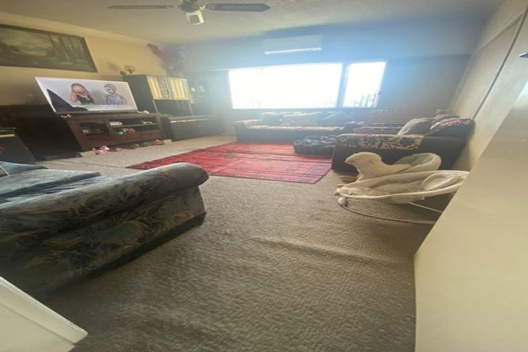 Photo of property in 104 Kenderdine Road, Papatoetoe, Auckland, 2025