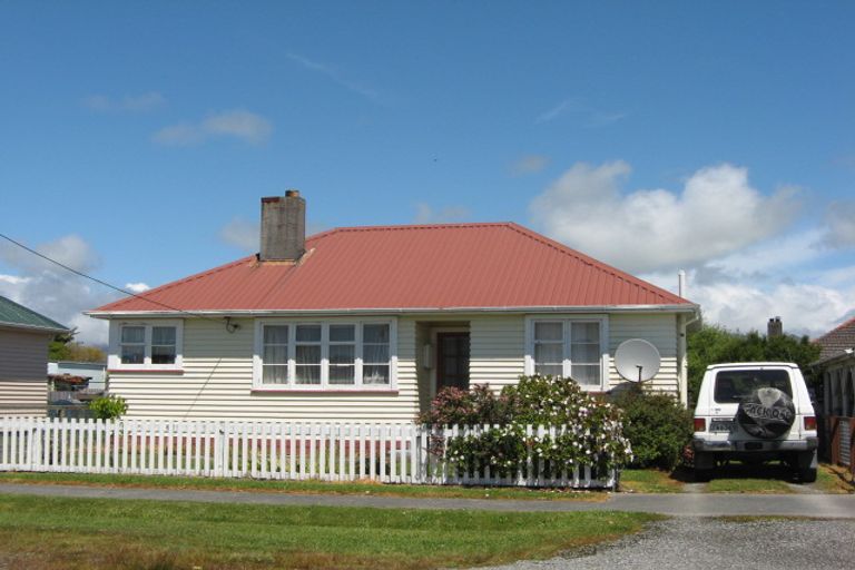 Photo of property in 8 Bright Street, Westport, 7825