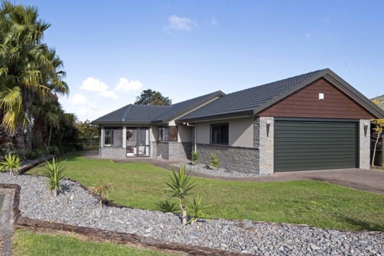 Photo of property in 7 Robina Court, Burswood, Auckland, 2013