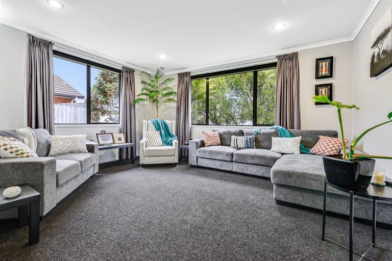 Photo of property in 12 Innswood Place, Rototuna North, Hamilton, 3210