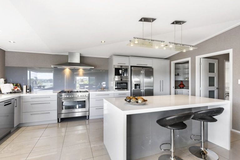 Photo of property in 96 Fisher Parade, Sunnyhills, Auckland, 2010