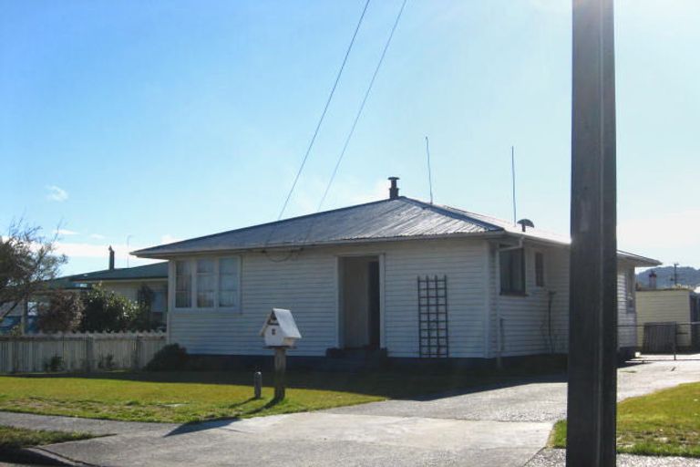 Photo of property in 3 Masters Street, Greymouth, 7805
