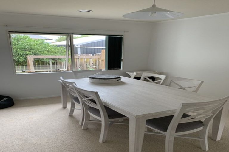 Photo of property in 5 Tokay Place, Huapai, Kumeu, 0810