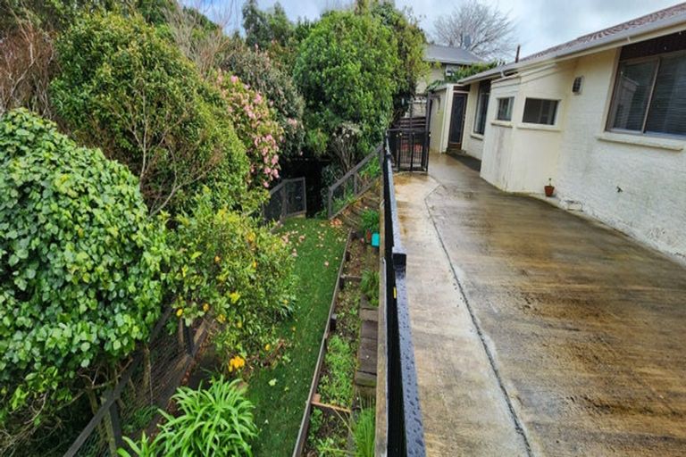 Photo of property in 6 Evelyn Place, Welbourn, New Plymouth, 4310