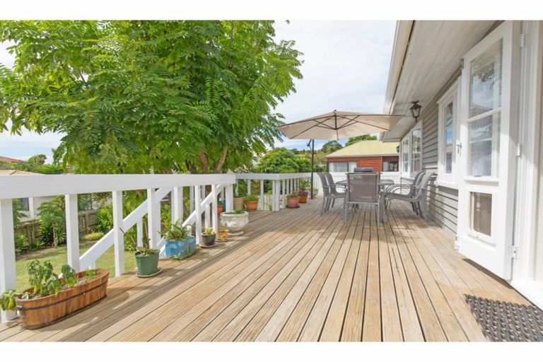 Photo of property in 1/680 Whangaparaoa Road, Stanmore Bay, Whangaparaoa, 0932