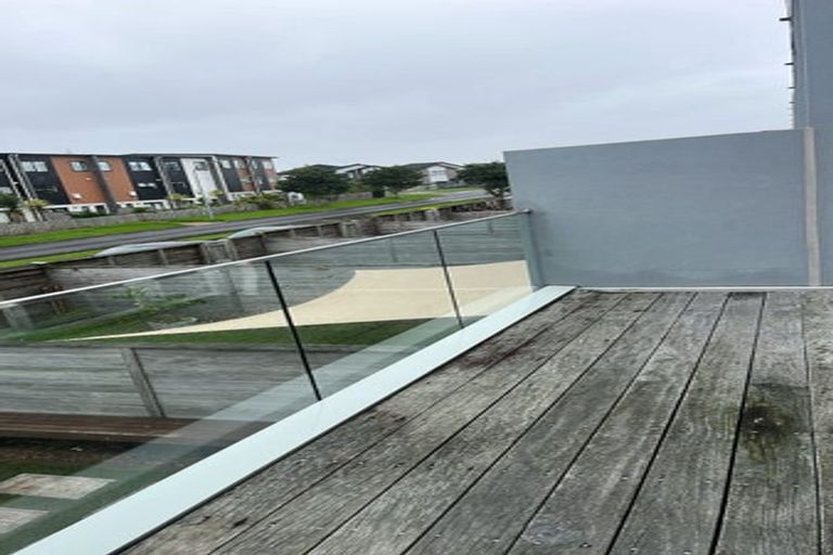 Photo of property in 75 Bordeaux Parade, Te Atatu South, Auckland, 0610