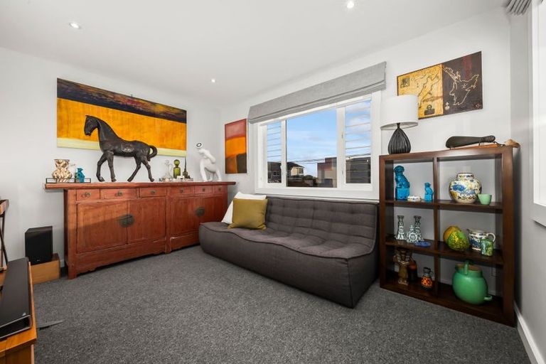 Photo of property in 9 Groves Road, Raumati Beach, Paraparaumu, 5032