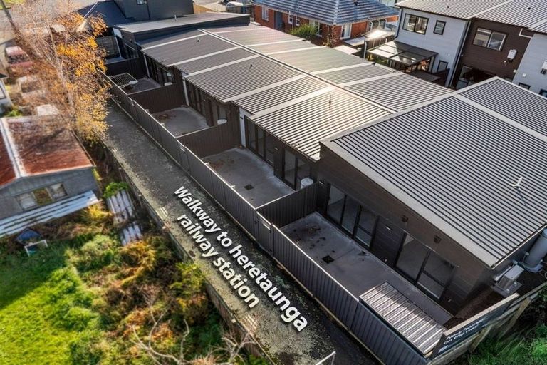 Photo of property in 22b Palmer Crescent, Silverstream, Upper Hutt, 5019