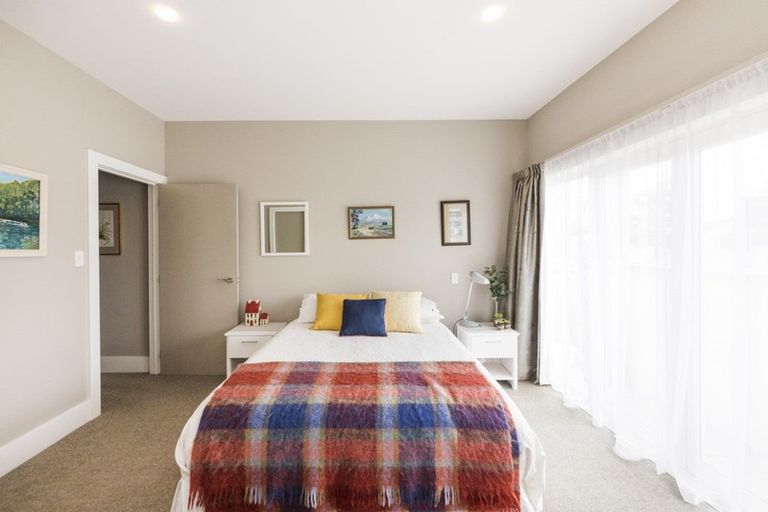 Photo of property in 8 Fairway Grove, Hokowhitu, Palmerston North, 4410