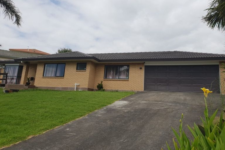 Photo of property in 16 Lowburn Place, Clover Park, Auckland, 2019