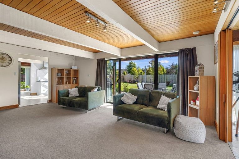 Photo of property in 12 Harrod Place, Rangiora, 7400