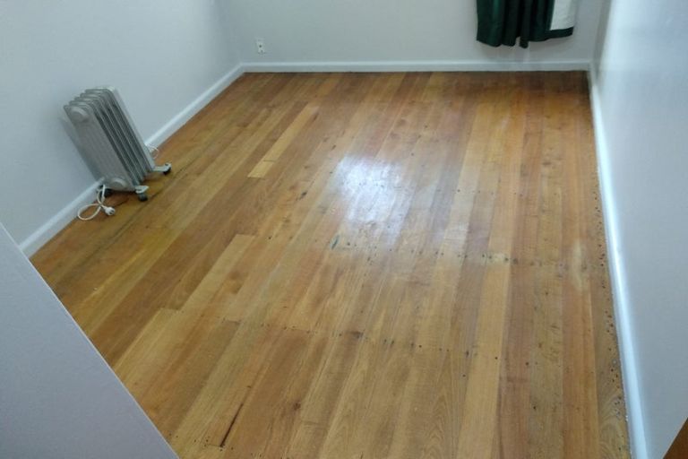 Photo of property in 88 Newlands Road, Newlands, Wellington, 6037