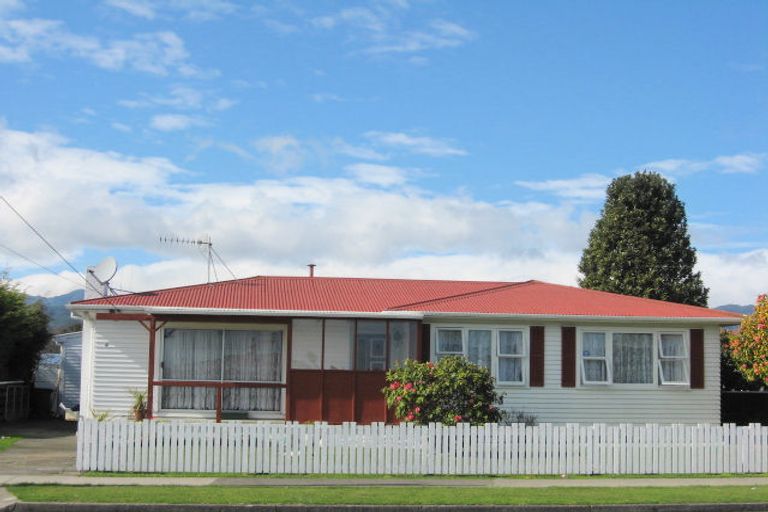 Photo of property in 4 Bartholomew Road, Levin, 5510