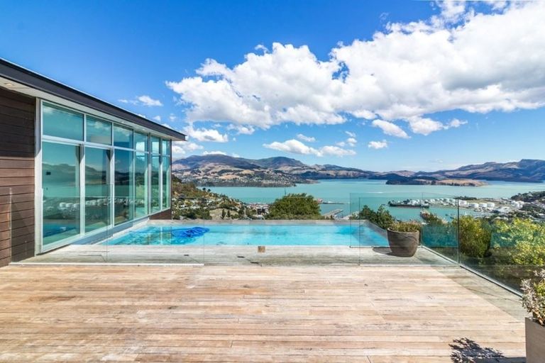 Photo of property in 9 Hyllton Heights, Lyttelton, 8082