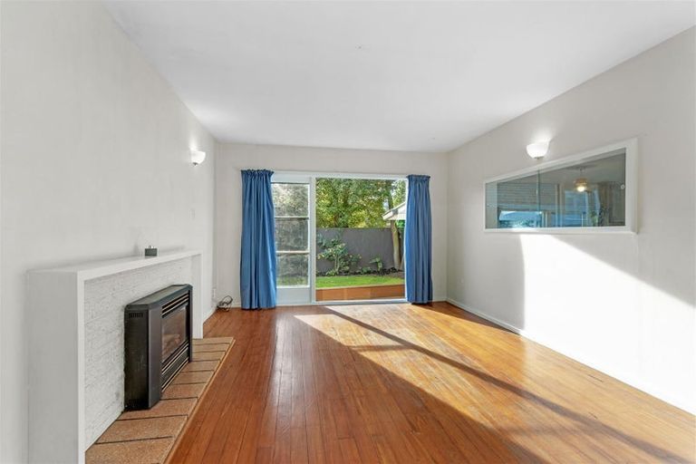 Photo of property in 2/64 Kirkwood Avenue, Upper Riccarton, Christchurch, 8041