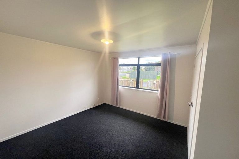 Photo of property in 1 Gambare Place, Wattle Downs, Auckland, 2103