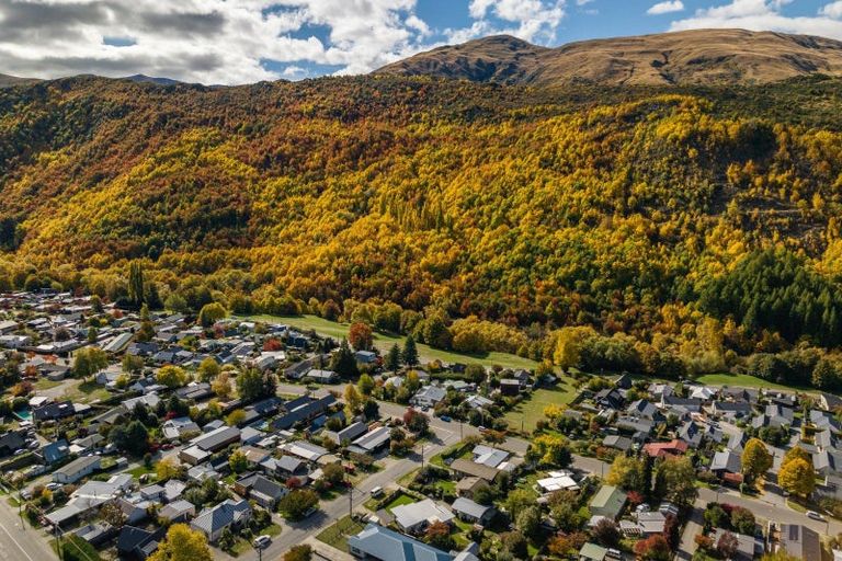 Photo of property in 38 Centennial Avenue, Arrowtown, 9302