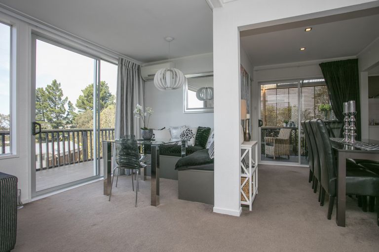 Photo of property in 24 Larkins Street, Helensburgh, Dunedin, 9010